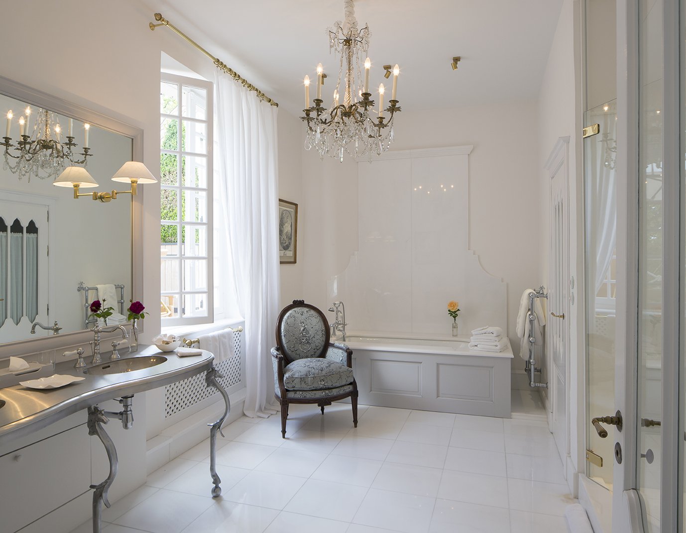 grande-maison-suite-royale-luxe-salle-de-bain-nouvelle-aquitaine-relais-chateaux